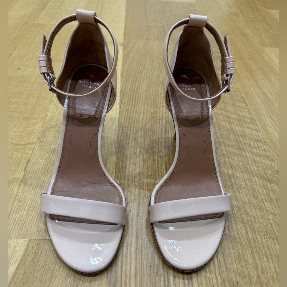 Givenchy Blush Nude Patent Leather Sandals 100% Authentic - Size 6 / IT 36 🔥